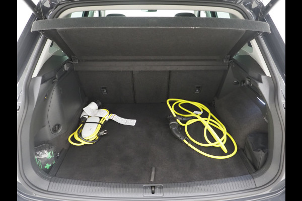 Volkswagen Tiguan 1.4 TSI eHybrid Elegance | Panoramadak | Massage | Trekhaak | Adaptive Cruise | Camera | Carplay