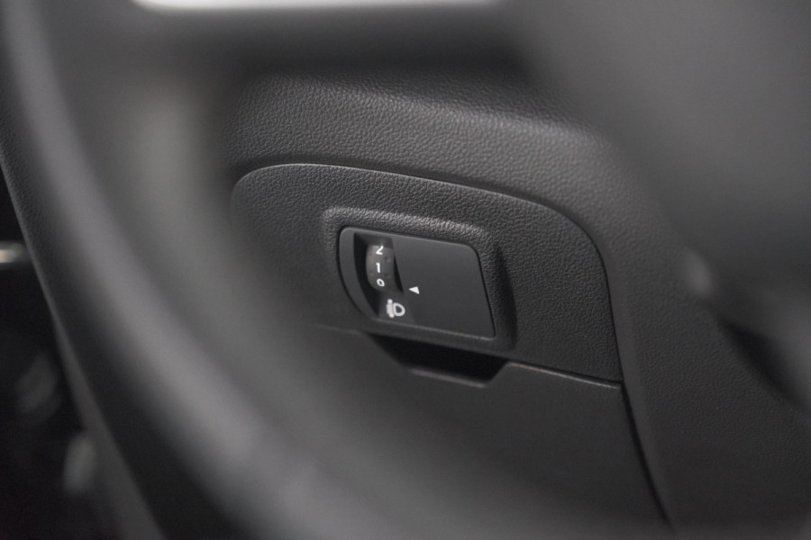 Renault Scénic TCe 140 EDC Limited | Camera | Stoelverwarming | Navigatie | Apple Carplay Renault Scénic TCe 140 EDC Limited | Camera | Stoelverwarming | Navigatie | Apple Carplay