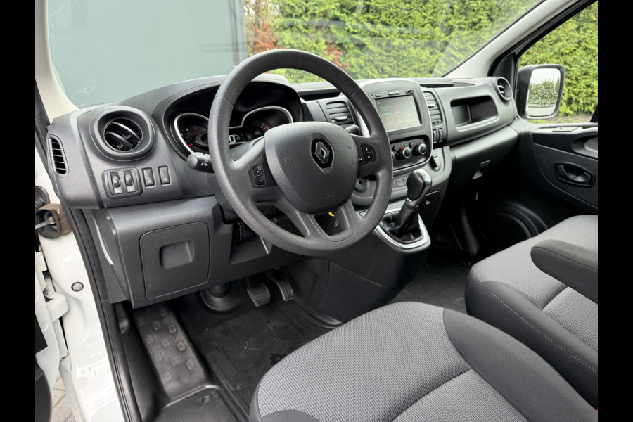 Renault Trafic 2.0 dCi 145 PK AUTOMAAT / L1H1 / 2x SCHUIFDEUR / TREKHAAK / AIRCO / CRUISE / 3-ZITS / LED