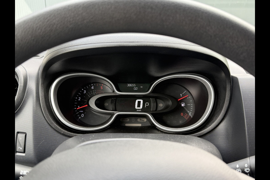 Renault Trafic 2.0 dCi 145 PK AUTOMAAT / L1H1 / 2x SCHUIFDEUR / TREKHAAK / AIRCO / CRUISE / 3-ZITS / LED