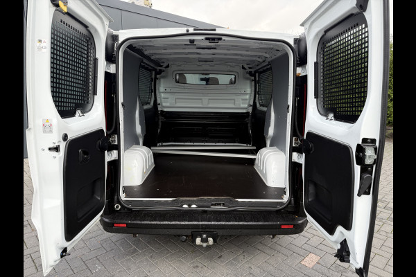 Renault Trafic 2.0 dCi 145 PK AUTOMAAT / L1H1 / 2x SCHUIFDEUR / TREKHAAK / AIRCO / CRUISE / 3-ZITS / LED