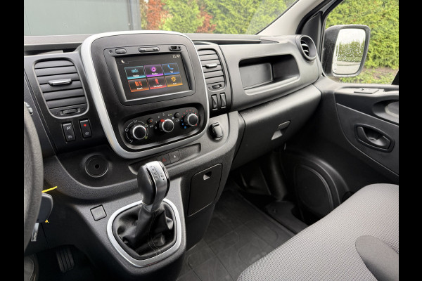 Renault Trafic 2.0 dCi 145 PK AUTOMAAT / L1H1 / 2x SCHUIFDEUR / TREKHAAK / AIRCO / CRUISE / 3-ZITS / LED