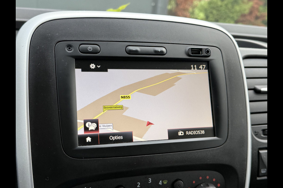 Renault Trafic 2.0 dCi 145 PK AUTOMAAT / L1H1 / 2x SCHUIFDEUR / TREKHAAK / AIRCO / CRUISE / 3-ZITS / LED