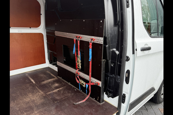Ford Transit Custom 2.0 TDCI 130 PK AUTOMAAT / L2H1 / TREND / TREKHAAK / CRUISE / CAMERA / NAVI / LED