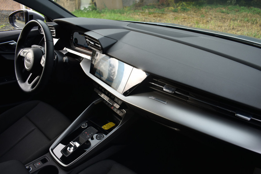 Audi A3 Sportback 40 TFSIe 204PK HYBRIDE S-TRONIC PRO-LINE NAVI/CAMERA/VIRTUAL Audi A3 Sportback 40 TFSIe 204PK HYBRIDE S-TRONIC PRO-LINE NAVI/CAMERA/VIRTUAL