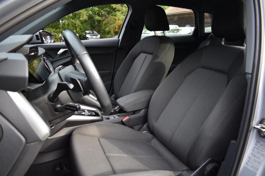 Audi A3 Sportback 40 TFSIe 204PK HYBRIDE S-TRONIC PRO-LINE NAVI/CAMERA/VIRTUAL Audi A3 Sportback 40 TFSIe 204PK HYBRIDE S-TRONIC PRO-LINE NAVI/CAMERA/VIRTUAL