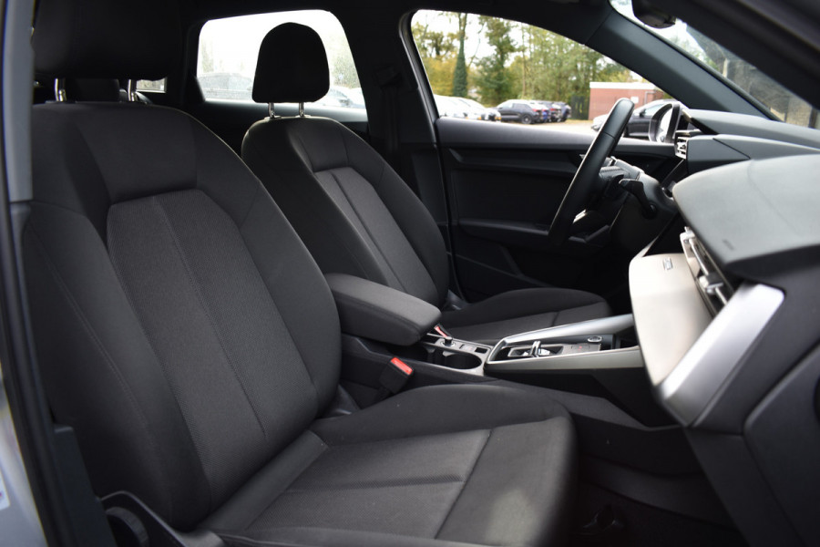 Audi A3 Sportback 40 TFSIe 204PK HYBRIDE S-TRONIC PRO-LINE NAVI/CAMERA/VIRTUAL Audi A3 Sportback 40 TFSIe 204PK HYBRIDE S-TRONIC PRO-LINE NAVI/CAMERA/VIRTUAL