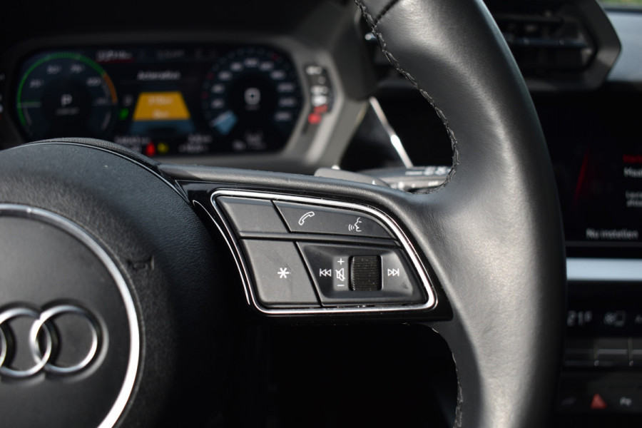 Audi A3 Sportback 40 TFSIe 204PK HYBRIDE S-TRONIC PRO-LINE NAVI/CAMERA/VIRTUAL Audi A3 Sportback 40 TFSIe 204PK HYBRIDE S-TRONIC PRO-LINE NAVI/CAMERA/VIRTUAL