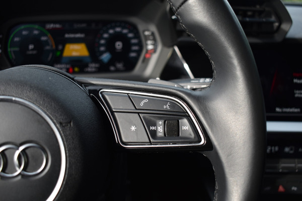 Audi A3 Sportback 40 TFSIe 204PK HYBRIDE S-TRONIC PRO-LINE NAVI/CAMERA/VIRTUAL Audi A3 Sportback 40 TFSIe 204PK HYBRIDE S-TRONIC PRO-LINE NAVI/CAMERA/VIRTUAL