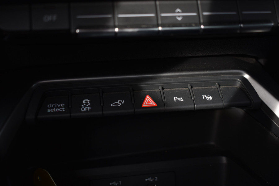 Audi A3 Sportback 40 TFSIe 204PK HYBRIDE S-TRONIC PRO-LINE NAVI/CAMERA/VIRTUAL Audi A3 Sportback 40 TFSIe 204PK HYBRIDE S-TRONIC PRO-LINE NAVI/CAMERA/VIRTUAL