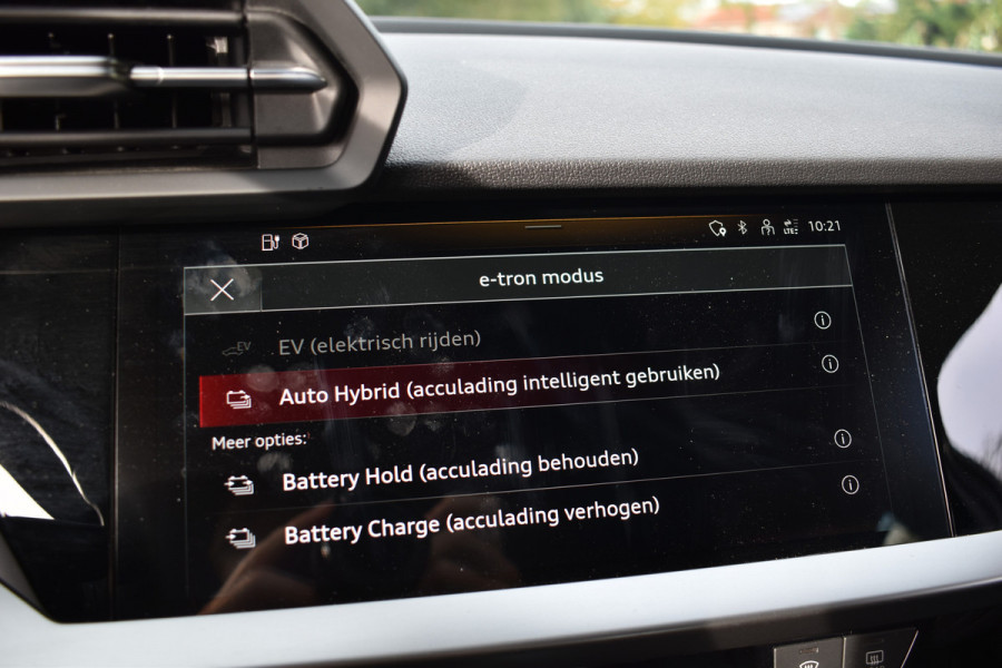 Audi A3 Sportback 40 TFSIe 204PK HYBRIDE S-TRONIC PRO-LINE NAVI/CAMERA/VIRTUAL Audi A3 Sportback 40 TFSIe 204PK HYBRIDE S-TRONIC PRO-LINE NAVI/CAMERA/VIRTUAL