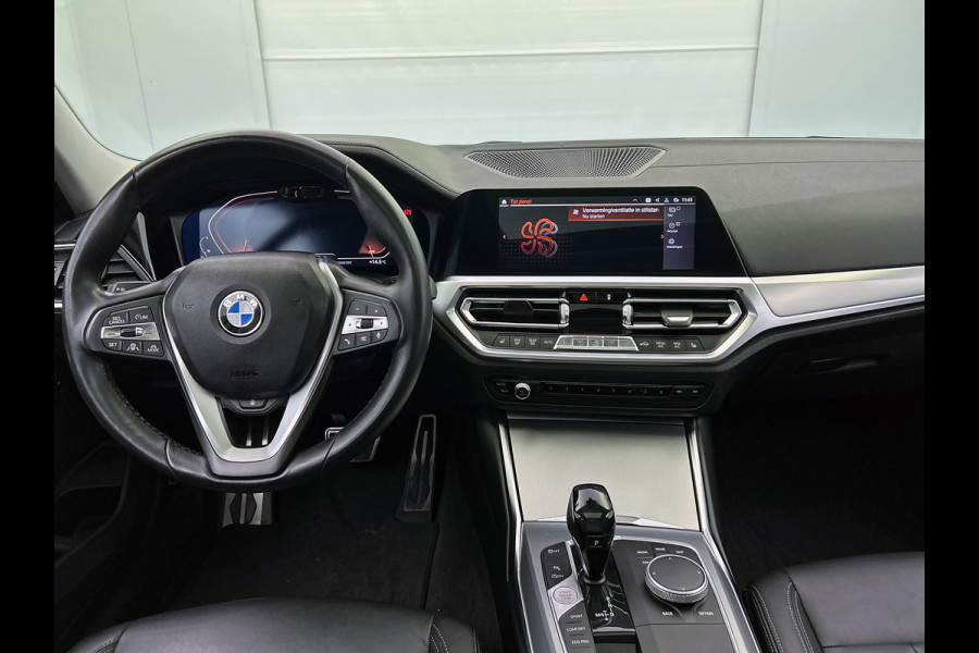 BMW 3-serie 320i M-sport xDrive High Executive(Panorama, StoelV, Carplay, Parkeersensoren, Navi, Camera, Adapt Cruise, Etc)