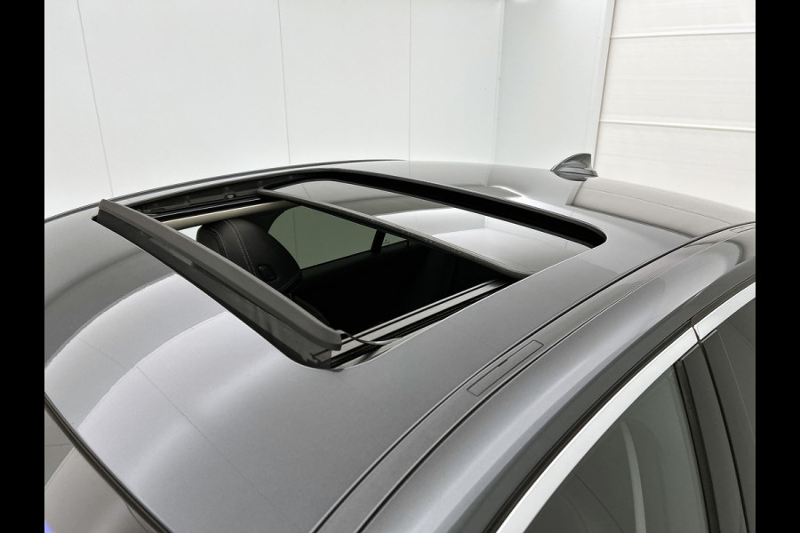 BMW 3-serie 320i M-sport xDrive High Executive(Panorama, StoelV, Carplay, Parkeersensoren, Navi, Camera, Adapt Cruise, Etc)