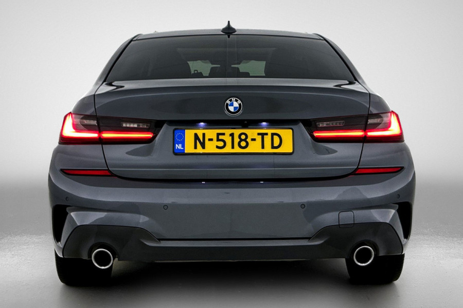 BMW 3-serie 320i M-sport xDrive High Executive(Panorama, StoelV, Carplay, Parkeersensoren, Navi, Camera, Adapt Cruise, Etc)