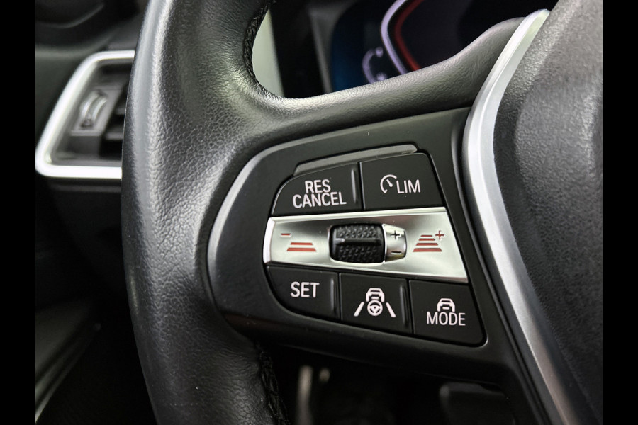BMW 3-serie 320i M-sport xDrive High Executive(Panorama, StoelV, Carplay, Parkeersensoren, Navi, Camera, Adapt Cruise, Etc)