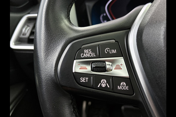 BMW 3-serie 320i M-sport xDrive High Executive(Panorama, StoelV, Carplay, Parkeersensoren, Navi, Camera, Adapt Cruise, Etc)