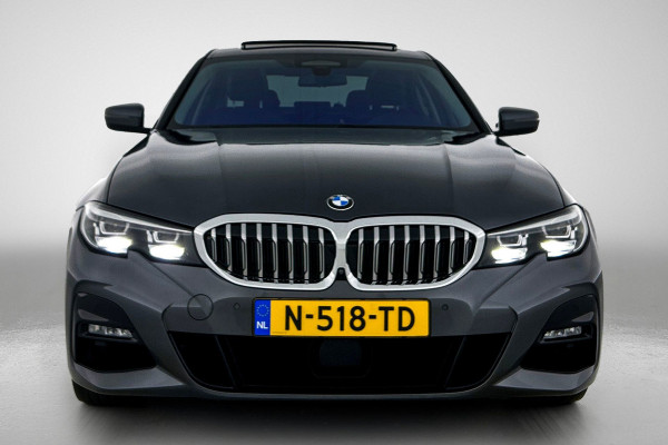 BMW 3-serie 320i M-sport xDrive High Executive(Panorama, StoelV, Carplay, Parkeersensoren, Navi, Camera, Adapt Cruise, Etc)