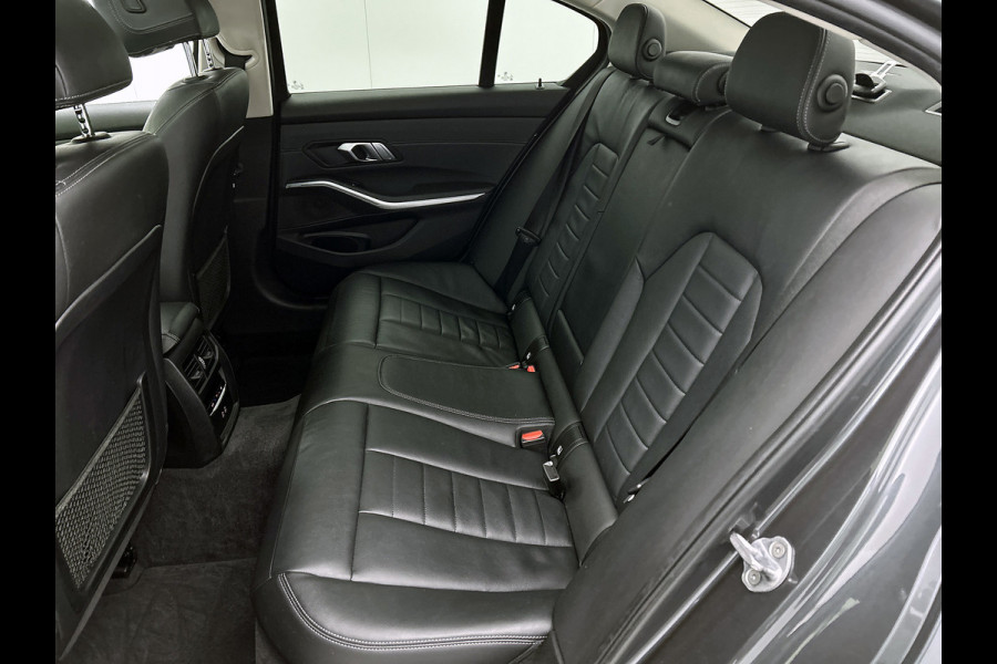 BMW 3-serie 320i M-sport xDrive High Executive(Panorama, StoelV, Carplay, Parkeersensoren, Navi, Camera, Adapt Cruise, Etc)