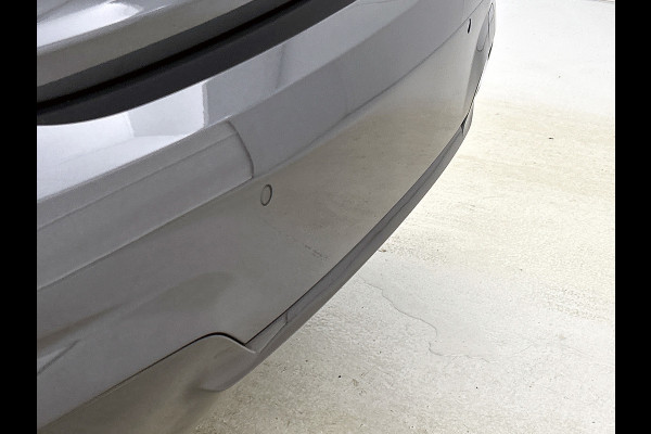 BMW 3-serie 320i M-sport xDrive High Executive(Panorama, StoelV, Carplay, Parkeersensoren, Navi, Camera, Adapt Cruise, Etc)