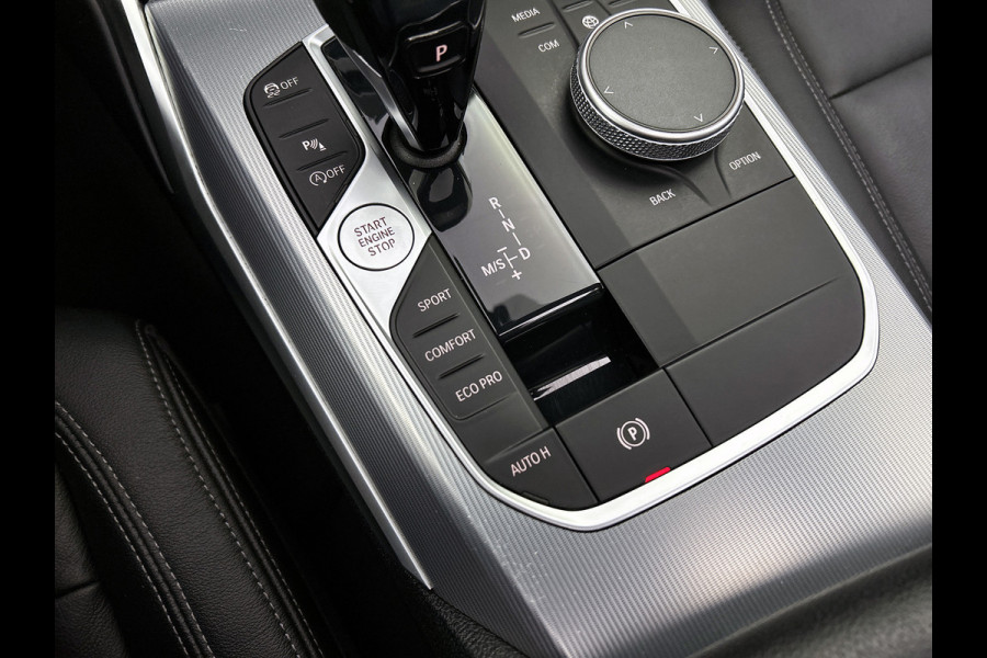 BMW 3-serie 320i M-sport xDrive High Executive(Panorama, StoelV, Carplay, Parkeersensoren, Navi, Camera, Adapt Cruise, Etc)
