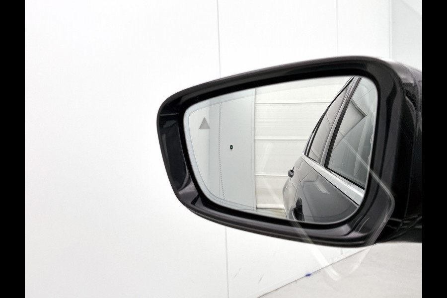 BMW 3-serie 320i M-sport xDrive High Executive(Panorama, StoelV, Carplay, Parkeersensoren, Navi, Camera, Adapt Cruise, Etc)