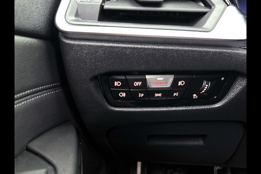 BMW 3-serie 320i M-sport xDrive High Executive(Panorama, StoelV, Carplay, Parkeersensoren, Navi, Camera, Adapt Cruise, Etc)