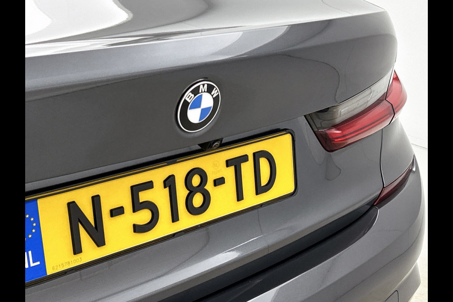 BMW 3-serie 320i M-sport xDrive High Executive(Panorama, StoelV, Carplay, Parkeersensoren, Navi, Camera, Adapt Cruise, Etc)