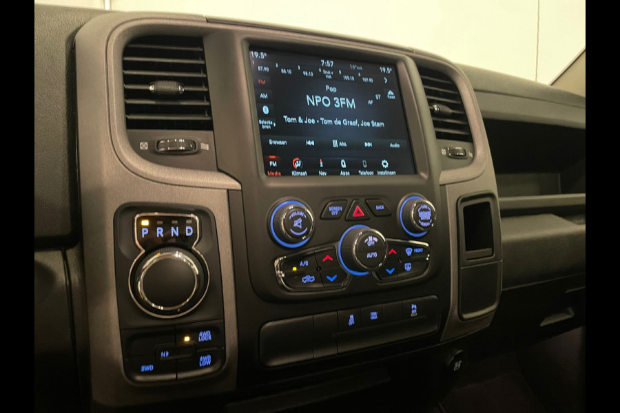 Dodge Ram 1500 CLASSIC 5.7 HEMI |6-PERS|NAP |NIEUWE AUTO |INRUIL MOGELIJK |DEALER ONDERHOUDEN