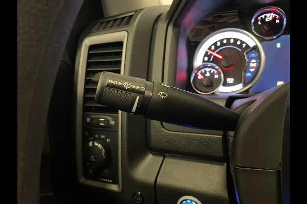 Dodge Ram 1500 CLASSIC 5.7 HEMI |6-PERS|NAP |NIEUWE AUTO |INRUIL MOGELIJK |DEALER ONDERHOUDEN