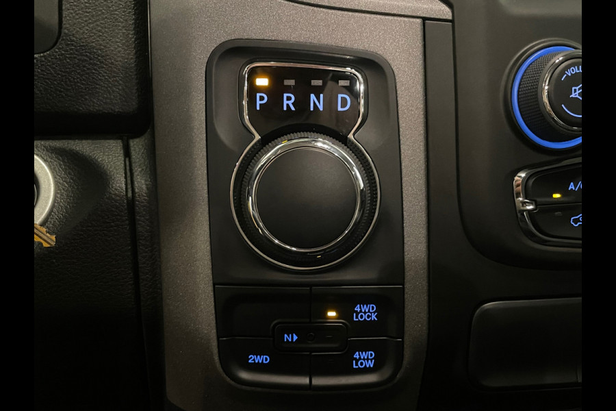 Dodge Ram 1500 CLASSIC 5.7 HEMI |6-PERS|NAP |NIEUWE AUTO |INRUIL MOGELIJK |DEALER ONDERHOUDEN