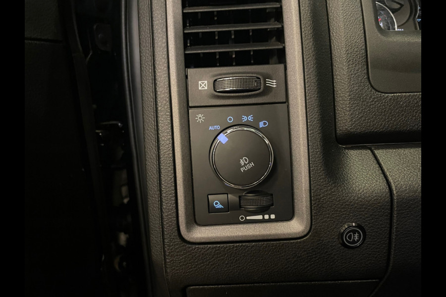 Dodge Ram 1500 CLASSIC 5.7 HEMI |6-PERS|NAP |NIEUWE AUTO |INRUIL MOGELIJK |DEALER ONDERHOUDEN