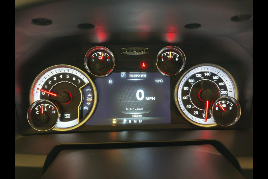 Dodge Ram 1500 CLASSIC 5.7 HEMI |6-PERS|NAP |NIEUWE AUTO |INRUIL MOGELIJK |DEALER ONDERHOUDEN