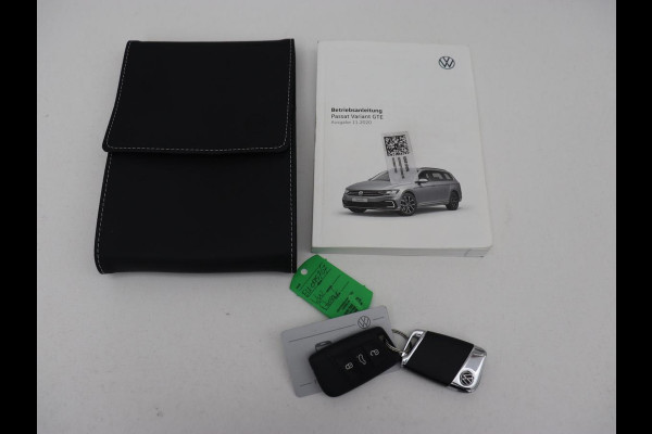 Volkswagen Passat 1.4 TSI PHEV GTE | Head-Up | Stoelverwarming | Trekhaak | Leder/Alcantara | Camera | Massage | Virtual Cockpit | Adaptive cruise | Matrix LED | Carplay | Side Assist | Navigatie | Plug In Volkswagen Passat 1.4 TSI PHEV GTE | Head-Up | Stoelverwarming | Trekhaak | Leder/Alcantara | Camera | Massage | Virtual Cockpit | Adaptive cruise | Matrix LED | Carplay | Side Assist | Navigatie | Plug In