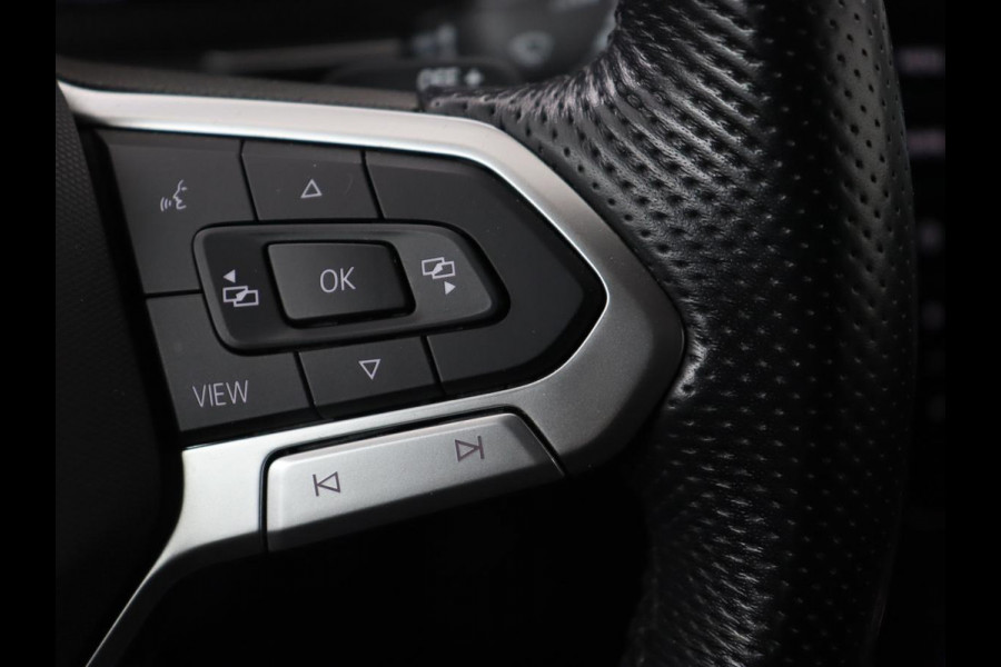 Volkswagen Passat 1.4 TSI PHEV GTE | Head-Up | Stoelverwarming | Trekhaak | Leder/Alcantara | Camera | Massage | Virtual Cockpit | Adaptive cruise | Matrix LED | Carplay | Side Assist | Navigatie | Plug In Volkswagen Passat 1.4 TSI PHEV GTE | Head-Up | Stoelverwarming | Trekhaak | Leder/Alcantara | Camera | Massage | Virtual Cockpit | Adaptive cruise | Matrix LED | Carplay | Side Assist | Navigatie | Plug In