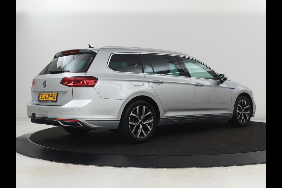 Volkswagen Passat 1.4 TSI PHEV GTE | Head-Up | Stoelverwarming | Trekhaak | Leder/Alcantara | Camera | Massage | Virtual Cockpit | Adaptive cruise | Matrix LED | Carplay | Side Assist | Navigatie | Plug In Volkswagen Passat 1.4 TSI PHEV GTE | Head-Up | Stoelverwarming | Trekhaak | Leder/Alcantara | Camera | Massage | Virtual Cockpit | Adaptive cruise | Matrix LED | Carplay | Side Assist | Navigatie | Plug In