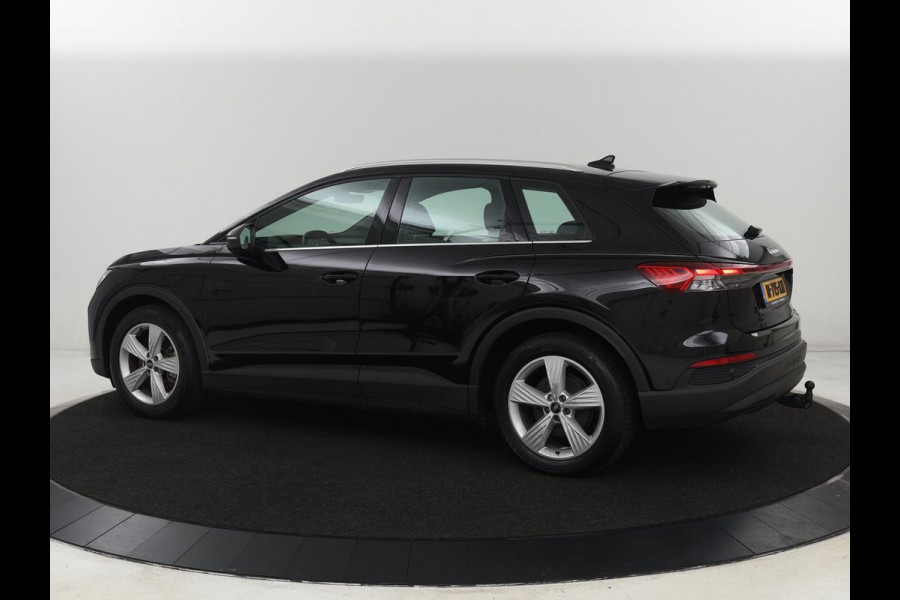 Audi Q4 e-tron 40 Launch Edition 77 kWh | Trekhaak | Warmtepomp | Stoelverwarming | Adaptive cruise | Camera | Carplay | Navigatie | Full LED | Virtual Cockpit Audi Q4 e-tron 40 Launch Edition 77 kWh | Trekhaak | Warmtepomp | Stoelverwarming | Adaptive cruise | Camera | Carplay | Navigatie | Full LED | Virtual Cockpit