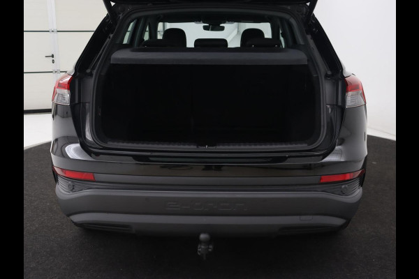 Audi Q4 e-tron 40 Launch Edition 77 kWh | Trekhaak | Warmtepomp | Stoelverwarming | Adaptive cruise | Camera | Carplay | Navigatie | Full LED | Virtual Cockpit Audi Q4 e-tron 40 Launch Edition 77 kWh | Trekhaak | Warmtepomp | Stoelverwarming | Adaptive cruise | Camera | Carplay | Navigatie | Full LED | Virtual Cockpit