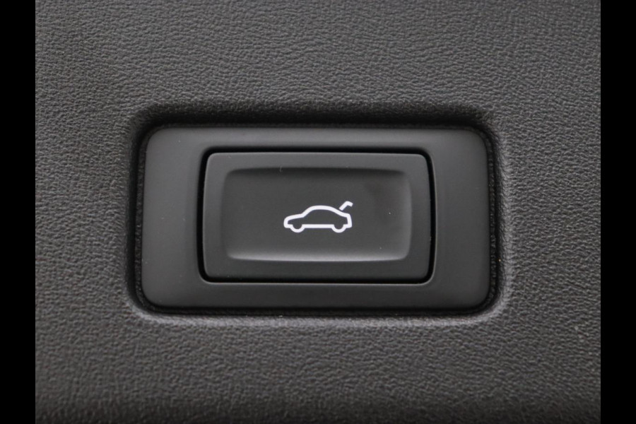 Audi Q4 e-tron 40 Launch Edition 77 kWh | Trekhaak | Warmtepomp | Stoelverwarming | Adaptive cruise | Camera | Carplay | Navigatie | Full LED | Virtual Cockpit Audi Q4 e-tron 40 Launch Edition 77 kWh | Trekhaak | Warmtepomp | Stoelverwarming | Adaptive cruise | Camera | Carplay | Navigatie | Full LED | Virtual Cockpit