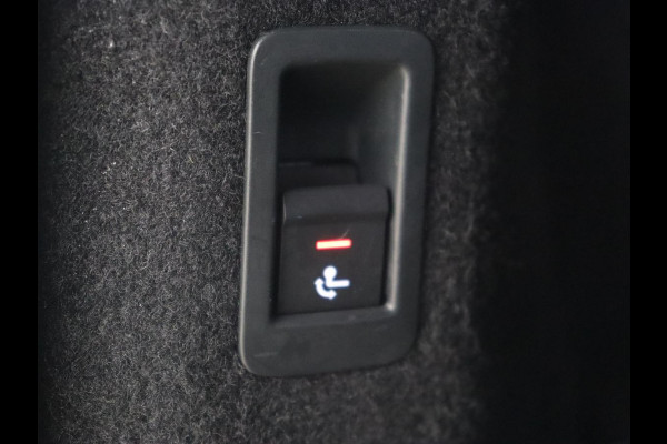 Audi Q4 e-tron 40 Launch Edition 77 kWh | Trekhaak | Warmtepomp | Stoelverwarming | Adaptive cruise | Camera | Carplay | Navigatie | Full LED | Virtual Cockpit Audi Q4 e-tron 40 Launch Edition 77 kWh | Trekhaak | Warmtepomp | Stoelverwarming | Adaptive cruise | Camera | Carplay | Navigatie | Full LED | Virtual Cockpit