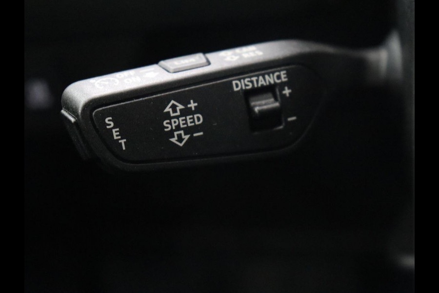 Audi Q4 e-tron 40 Launch Edition 77 kWh | Trekhaak | Warmtepomp | Stoelverwarming | Adaptive cruise | Camera | Carplay | Navigatie | Full LED | Virtual Cockpit Audi Q4 e-tron 40 Launch Edition 77 kWh | Trekhaak | Warmtepomp | Stoelverwarming | Adaptive cruise | Camera | Carplay | Navigatie | Full LED | Virtual Cockpit