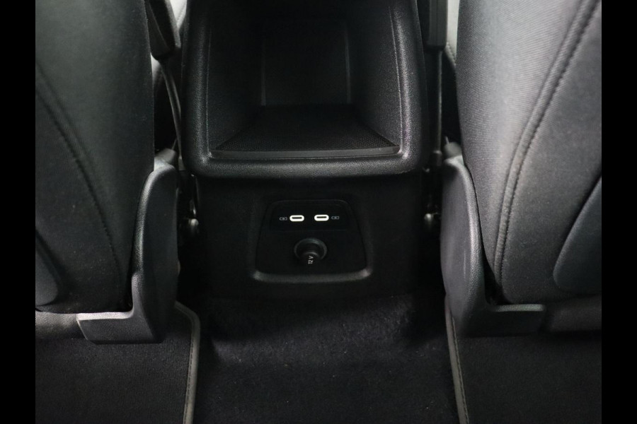 Audi Q4 e-tron 40 Launch Edition 77 kWh | Trekhaak | Warmtepomp | Stoelverwarming | Adaptive cruise | Camera | Carplay | Navigatie | Full LED | Virtual Cockpit Audi Q4 e-tron 40 Launch Edition 77 kWh | Trekhaak | Warmtepomp | Stoelverwarming | Adaptive cruise | Camera | Carplay | Navigatie | Full LED | Virtual Cockpit