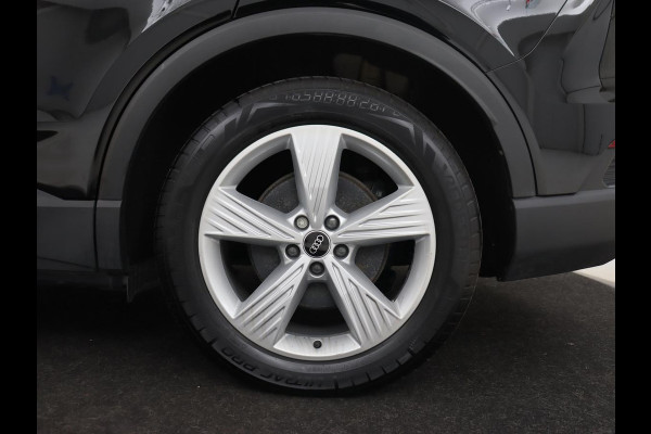 Audi Q4 e-tron 40 Launch Edition 77 kWh | Trekhaak | Warmtepomp | Stoelverwarming | Adaptive cruise | Camera | Carplay | Navigatie | Full LED | Virtual Cockpit Audi Q4 e-tron 40 Launch Edition 77 kWh | Trekhaak | Warmtepomp | Stoelverwarming | Adaptive cruise | Camera | Carplay | Navigatie | Full LED | Virtual Cockpit