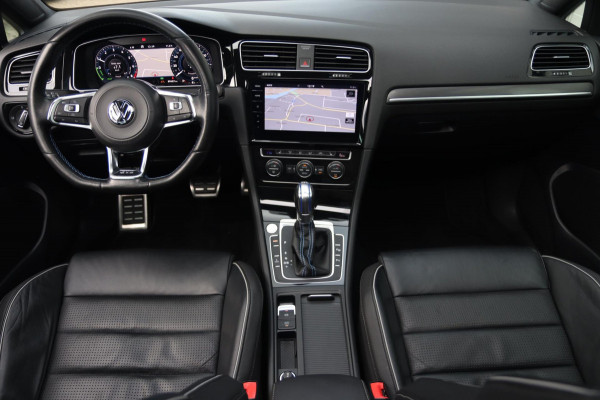 Volkswagen Golf 1.4 TSI PHEV GTE / PANODAK / KEYLESS / ACC / CAMERA / DODEHOEK