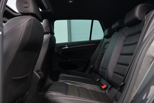 Volkswagen Golf 1.4 TSI PHEV GTE / PANODAK / KEYLESS / ACC / CAMERA / DODEHOEK