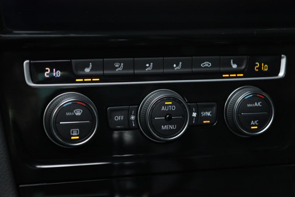 Volkswagen Golf 1.4 TSI PHEV GTE / PANODAK / KEYLESS / ACC / CAMERA / DODEHOEK