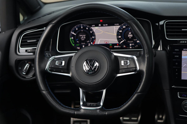 Volkswagen Golf 1.4 TSI PHEV GTE / PANODAK / KEYLESS / ACC / CAMERA / DODEHOEK