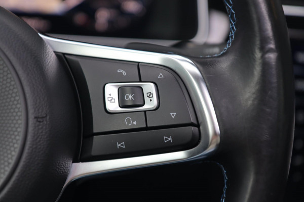 Volkswagen Golf 1.4 TSI PHEV GTE / PANODAK / KEYLESS / ACC / CAMERA / DODEHOEK