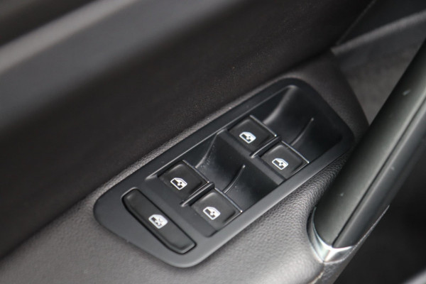 Volkswagen Golf 1.4 TSI PHEV GTE / PANODAK / KEYLESS / ACC / CAMERA / DODEHOEK