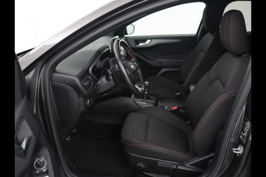 Ford Focus 1.0 EcoBoost Hybrid ST Line Style | Stoel & stuurverwarming | Camera | Park Assist | Carplay | Full LED | Navigatie | Keyless | Climate control