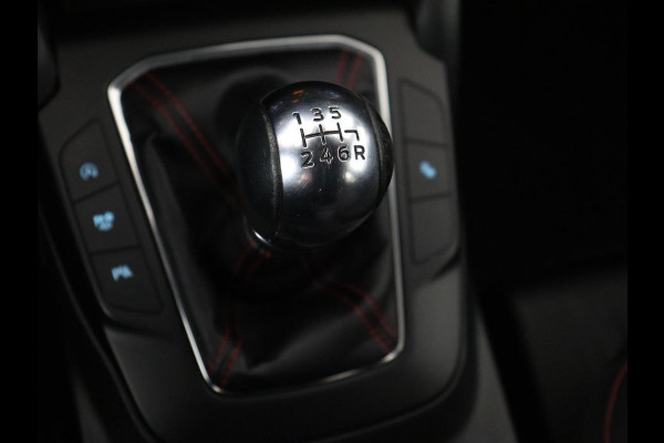 Ford Focus 1.0 EcoBoost Hybrid ST Line Style | Stoel & stuurverwarming | Camera | Park Assist | Carplay | Full LED | Navigatie | Keyless | Climate control